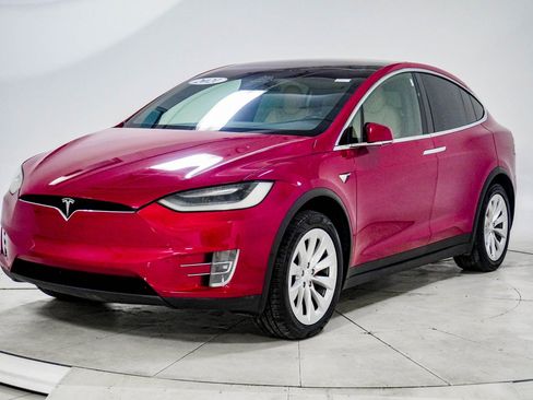 Used 2021 Tesla Model X Performance image 2
