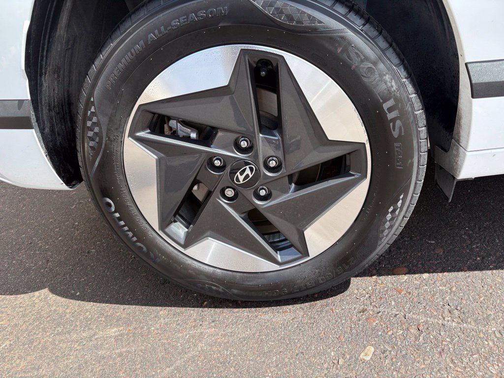 Used 2024 Hyundai Kona SE FWD image 6