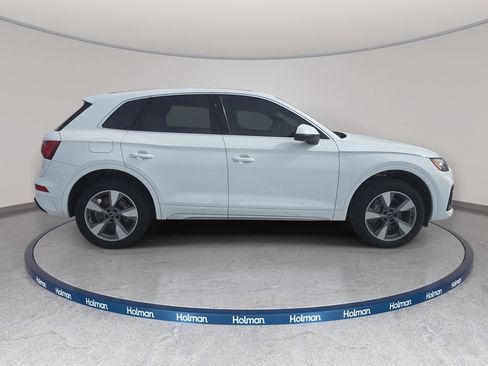 Used 2023 Audi Q5 2.0T Premium w/ Convenience Package AWD/4WD image 5