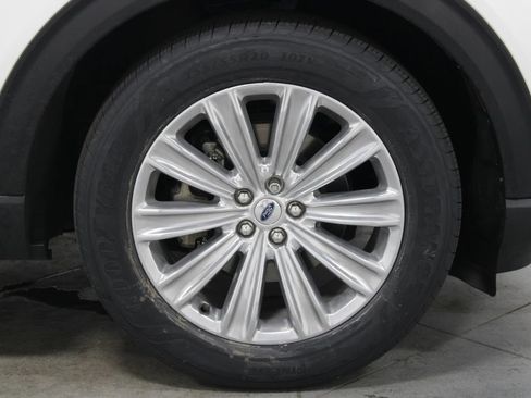 Used 2021 Ford Explorer Limited w/ Equipment Group 301A RWD image 12