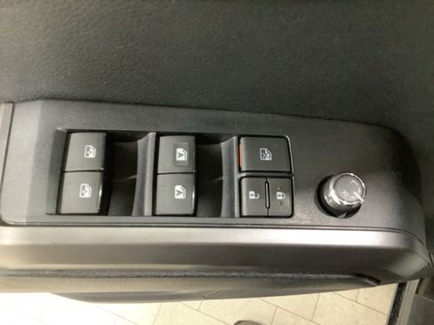 Used 2016 Toyota Tacoma TRD Sport w/ Towing Package image 17