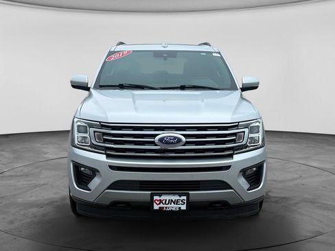 Used 2019 Ford Expedition XLT w/ Equipment Group 202A AWD/4WD image 2