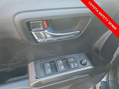 Used 2022 Toyota Tacoma TRD Sport image 22