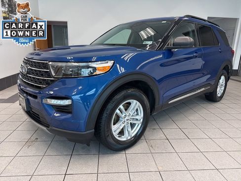 Used 2023 Ford Explorer XLT w/ Equipment Group 202A AWD/4WD image 3