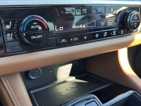 Used 2025 Nissan Pathfinder Platinum w/ Cargo Package image 25