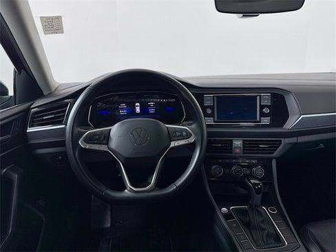 Used 2024 Volkswagen Jetta SE image 22