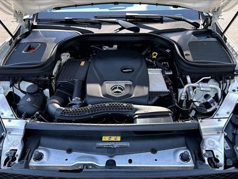 Used 2018 Mercedes-Benz GLC 300 4MATIC image 21