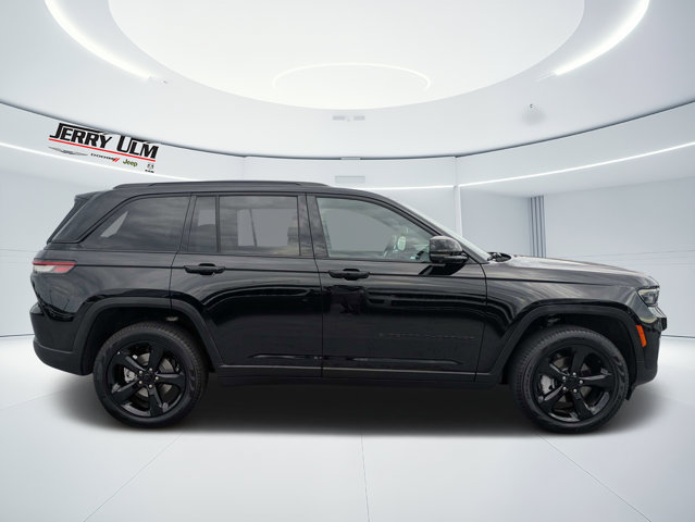 Certified 2025 Jeep Grand Cherokee Limited w/ Luxury Tech Group II AWD/4WD image 2