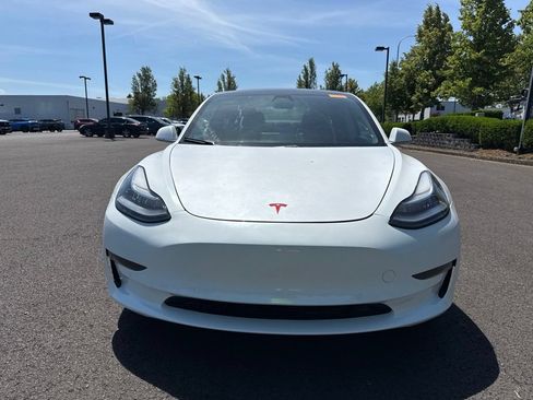 Used 2020 Tesla Model 3 Standard Range Plus RWD image 2