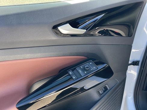 Used 2021 Volkswagen ID.4 Pro S image 11