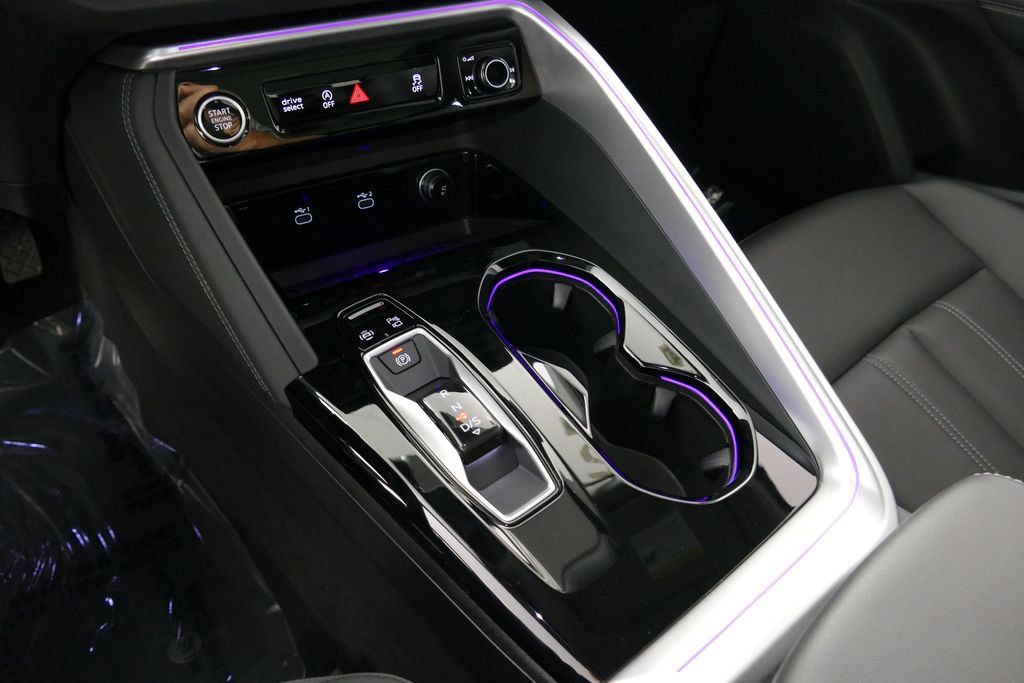 Certified 2025 Audi Q5 Premium w/ Convenience Package AWD/4WD image 23