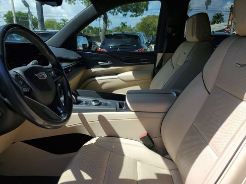 Used 2023 Cadillac Escalade Premium Luxury w/ Performance Package AWD/4WD image 18