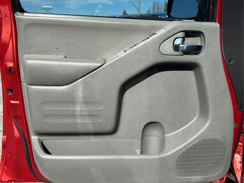 Used 2016 Nissan Frontier SV image 19