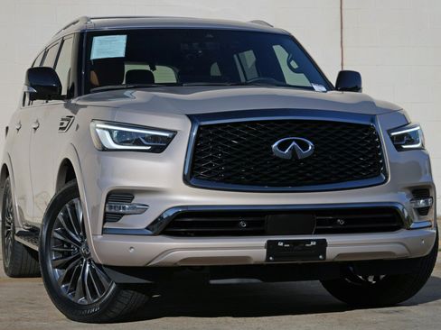 Used 2024 INFINITI QX80 Sensory AWD/4WD image 4