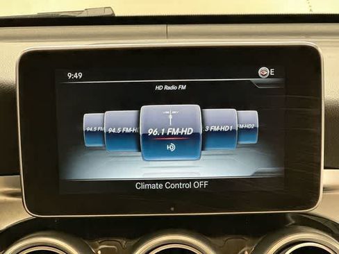 Used 2018 Mercedes-Benz GLC 300 4MATIC image 12