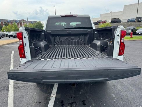 Used 2024 Chevrolet Silverado 1500 LT AWD/4WD image 7