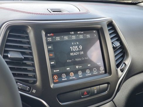 Certified 2022 Jeep Cherokee Trailhawk image 17