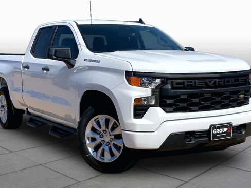 Used 2022 Chevrolet Silverado 1500 Custom RWD image 3