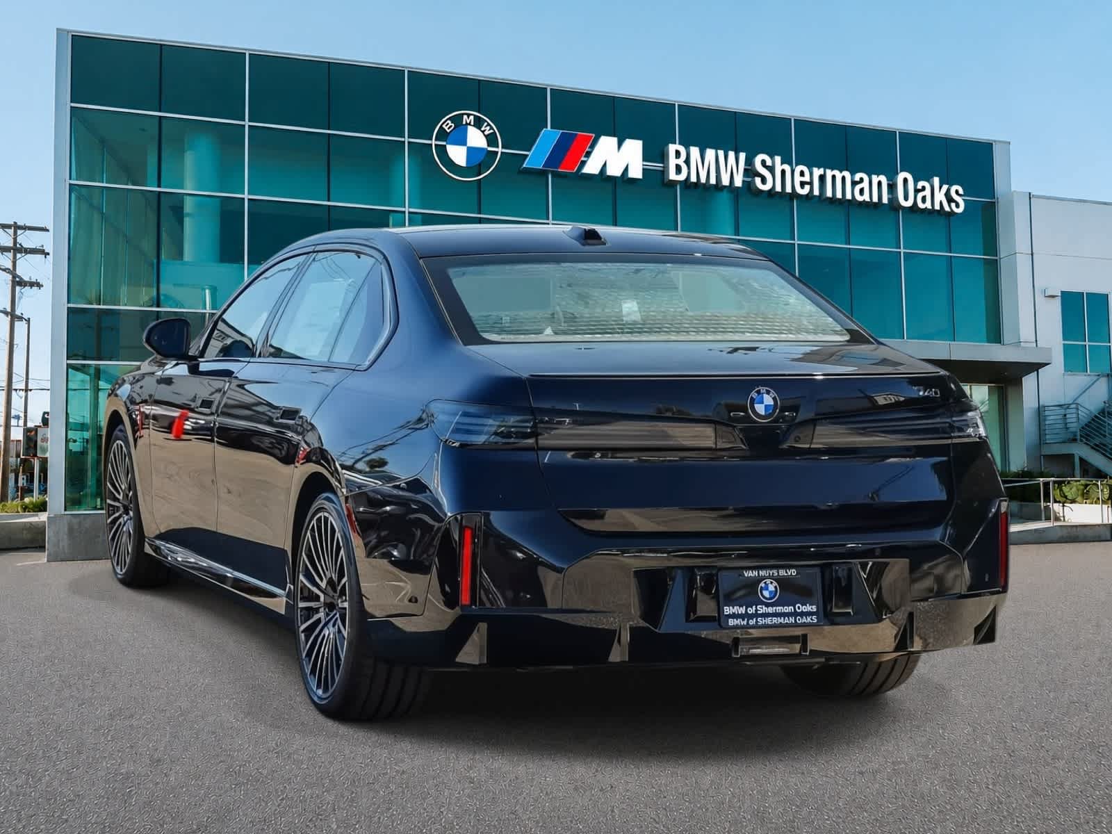 New 2027 BMW 740i RWD image 6