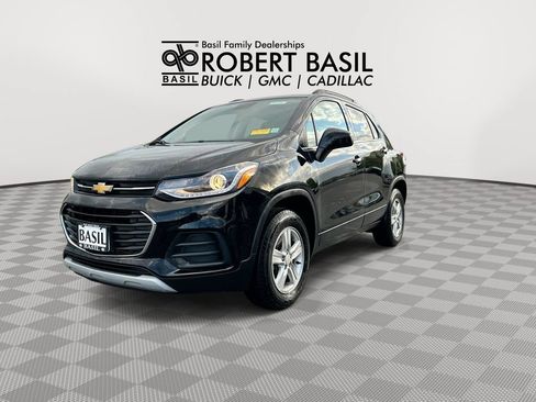 Used 2020 Chevrolet Trax LT w/ LT Convenience Package AWD/4WD image 4