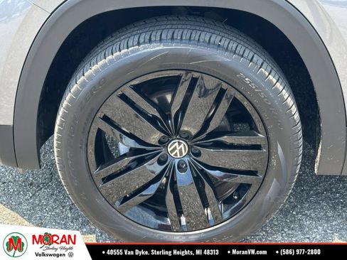 Certified 2023 Volkswagen Atlas SE w/ Panoramic Sunroof Package AWD/4WD image 9