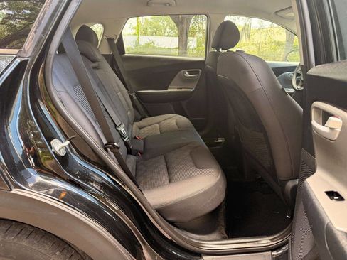 Used 2019 Kia Niro LX FWD image 11