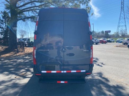 Used 2019 Mercedes-Benz Sprinter 144 image 6