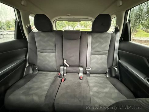 Used 2016 Nissan Rogue SV AWD/4WD image 16