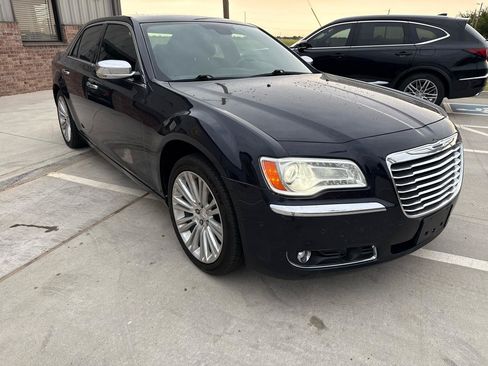 Used 2011 Chrysler 300 C w/ Sound Group RWD image 7