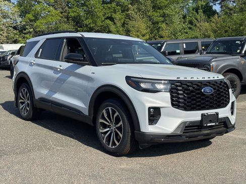 New 2026 Ford Explorer ST-Line AWD/4WD image 2
