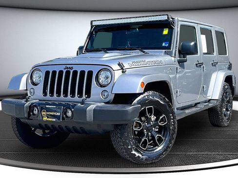 Used 2017 Jeep Wrangler Unlimited Sahara AWD/4WD image 3