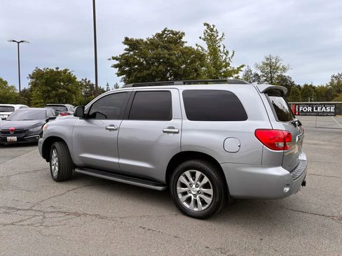 Used 2010 Toyota Sequoia Limited AWD/4WD image 4