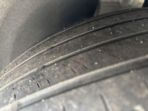 Used 2025 Kia Carnival FWD image 33