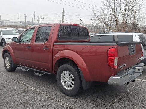 Used 2017 Nissan Frontier SV image 4