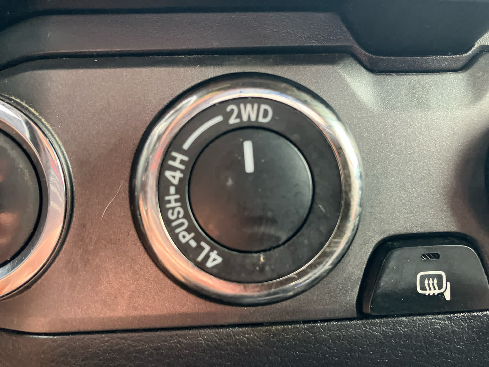 Used 2018 Toyota Tacoma TRD Off-Road AWD/4WD image 25