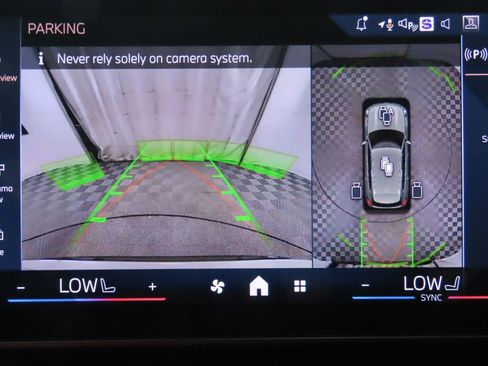 Certified 2025 BMW X1 xDrive28i w/ Premium Package image 17