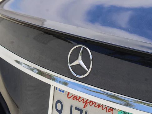 Used 2017 Mercedes-Benz E 300 4MATIC image 11