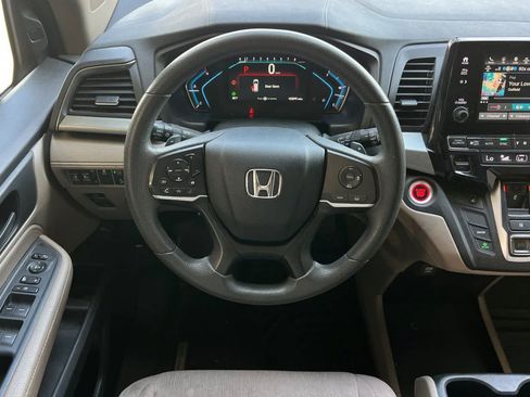 Used 2019 Honda Odyssey EX image 16