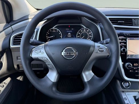 Used 2018 Nissan Murano S AWD/4WD image 10