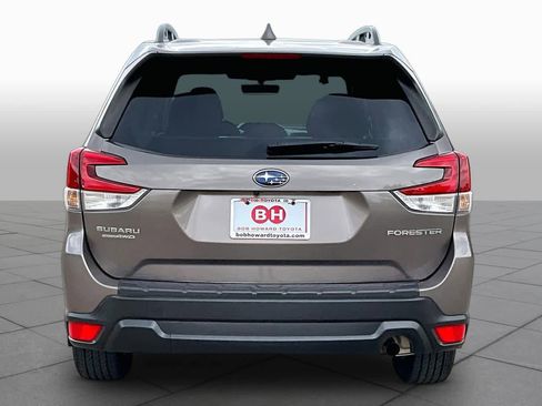 Used 2023 Subaru Forester Premium AWD/4WD image 5