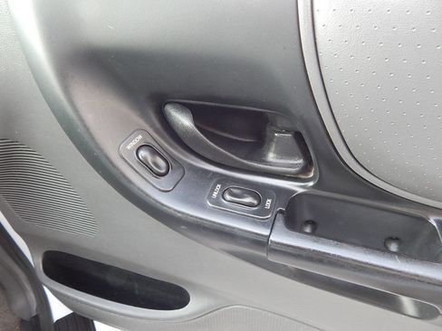 Used 2002 Ford Ranger XLT image 19