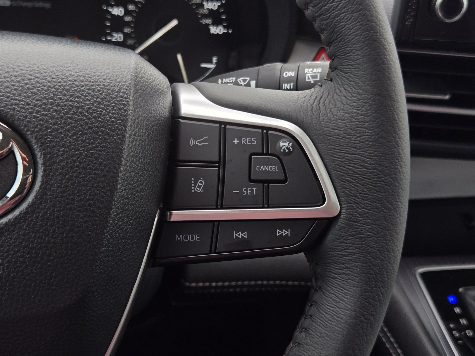 Certified 2026 Toyota Sienna XLE FWD image 22