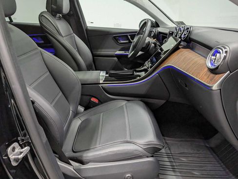 Certified 2025 Mercedes-Benz GLC 300 4MATIC image 36