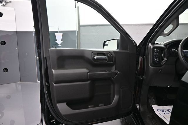 Used 2024 Chevrolet Silverado 1500 Custom Trail Boss AWD/4WD image 9