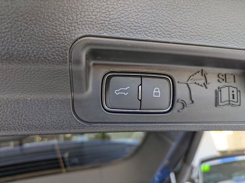 Certified 2023 Ford Explorer Limited w/ Equipment Group 301A image 22