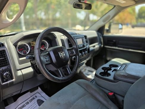 Used 2017 RAM 1500 Express RWD image 25