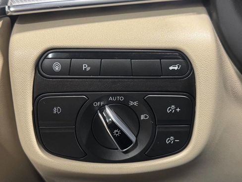 Used 2019 INFINITI QX50 Essential w/ Premium Heat Package image 31