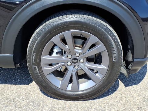 Used 2023 Ford Explorer XLT w/ Equipment Group 202A image 10