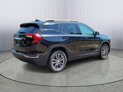 Used 2023 GMC Terrain SLT w/ LPO, Floor Liner Package AWD/4WD image 3