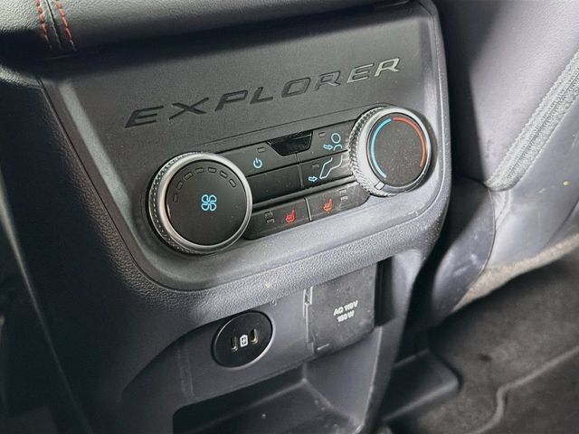 Used 2025 Ford Explorer ST AWD/4WD image 28